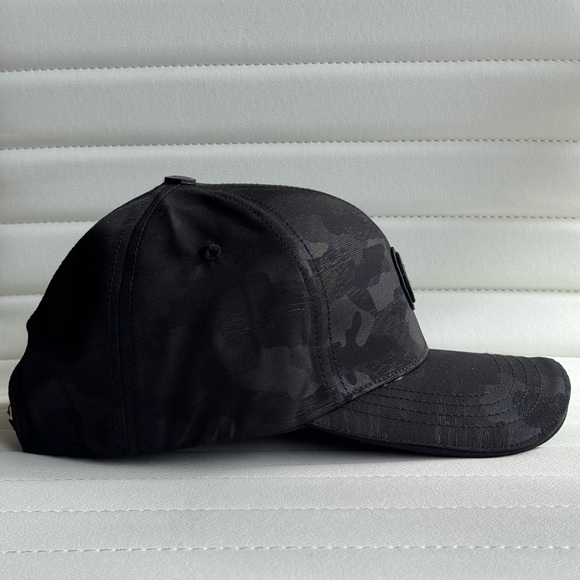 Moncler Logo Camouflage Hat - Picture 6 of 9